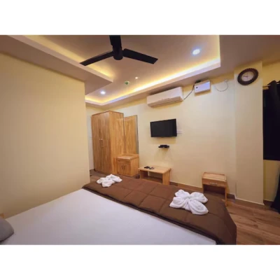 jacuzzi hotel in nava naroda, ahmedabad - hotel m town