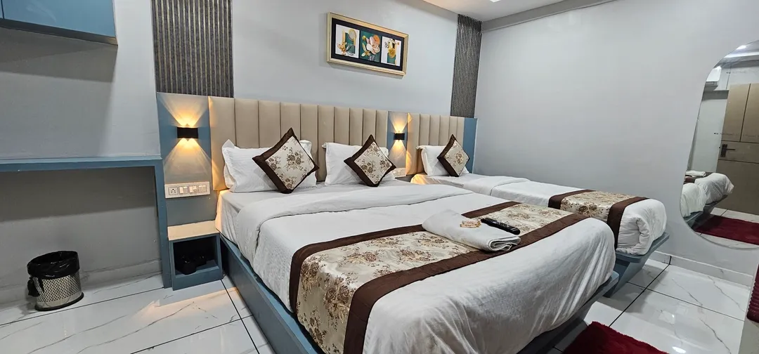 group holiday hotels in hotel maan palace ahmedabad
