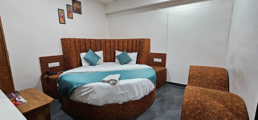 best hotels for couple in hotel new kunj villa ahmedabad