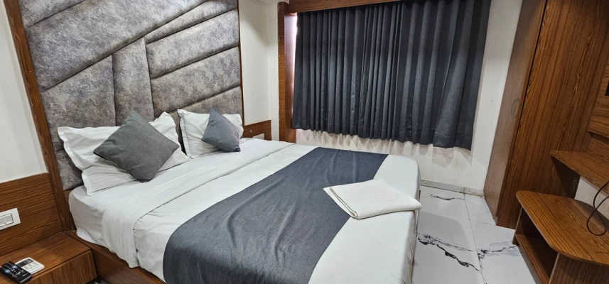 corporate offsite hotels in hotel new kunj villa ahmedabad