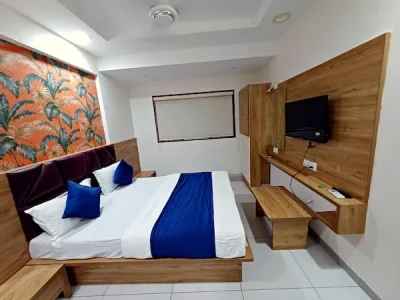 hotel in vastrapur, ahmedabad for family - hotel new lake view