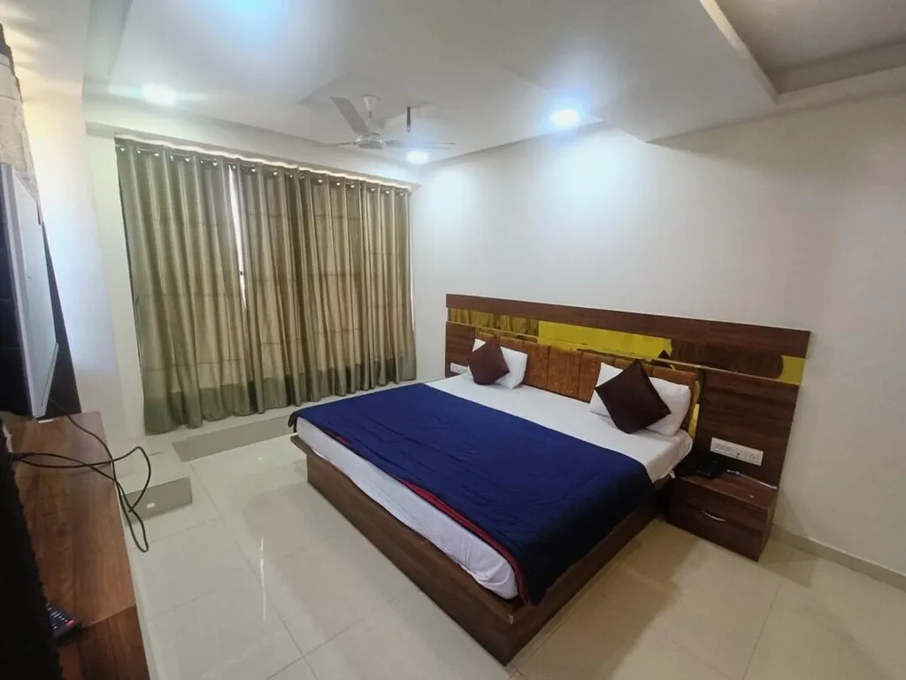 luxury hotels in hotel paradise ahmedabad