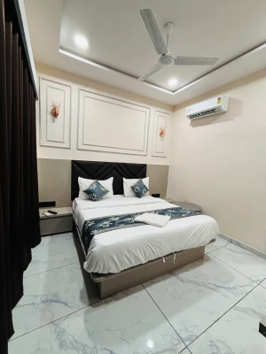 hotel with gym in ellisbridge, ahmedabad - hotel plan sky