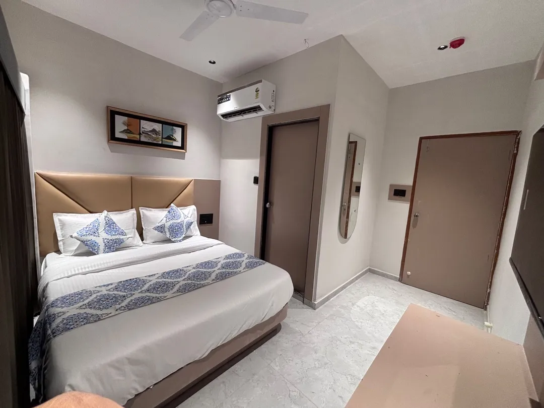 family hotel with pool in ellisbridge, ahmedabad - hotel prospera