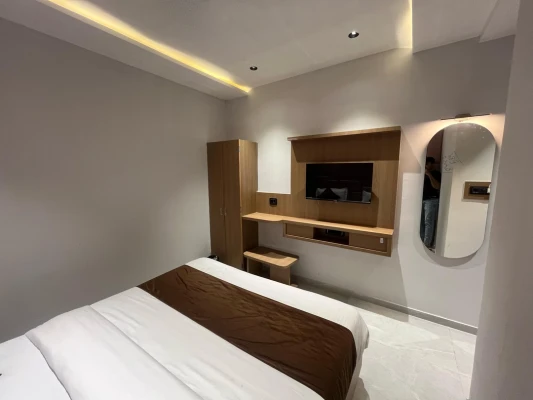 best hourly stay in hotel pulse town ahmedabad