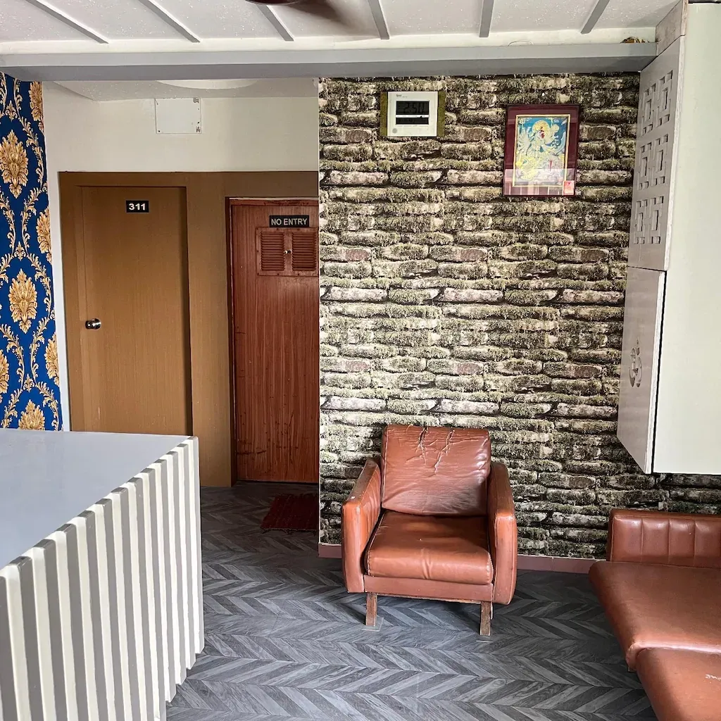 unmarried couple friendly hotels in hotel radhe kudasan ahmedabad