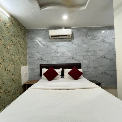 hotel with banquet hall in gandhinagar, ahmedabad - hotel radhe kudasan