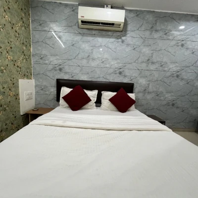 hotel with gym in gandhinagar, ahmedabad - hotel radhe kudasan