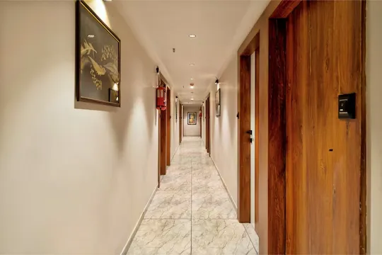 book hotels in hotel royal crown ahmedabad