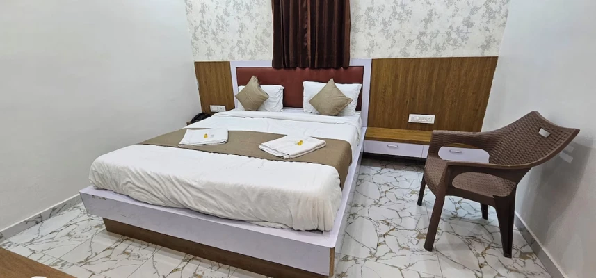 hotel room booking in nigam nagar, ahmedabad - hotel royal view