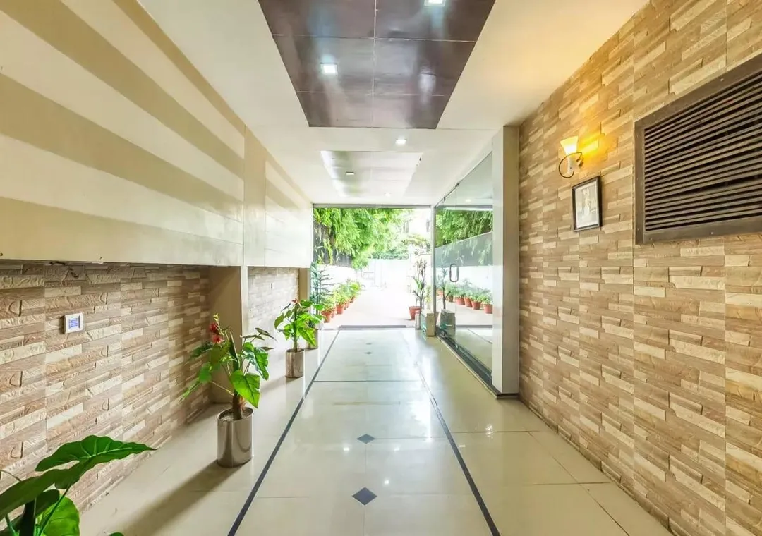 hotel room booking in navarangpura, ahmedabad - hotel rudra regency