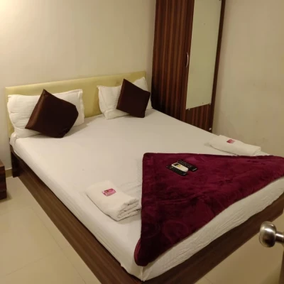 luxury hotel in hotel sarvagya ahmedabad