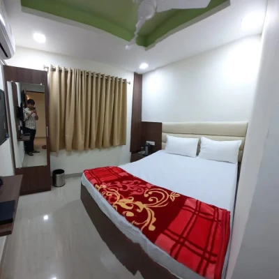 best luxury hotels in hotel sarvagya ahmedabad
