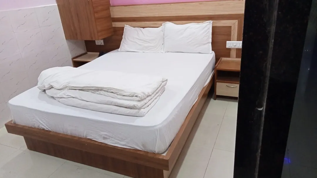 best hotels for unmarried couples in hotel shree krishna ahmedabad