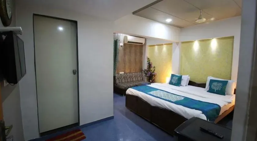 cheap and best hotels in hotel signature ahmedabad
