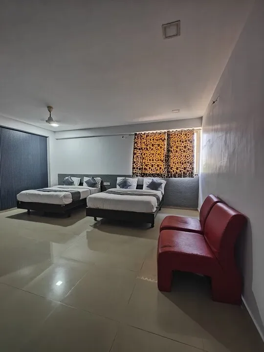 luxury hotels in hotel silver inn ahmedabad