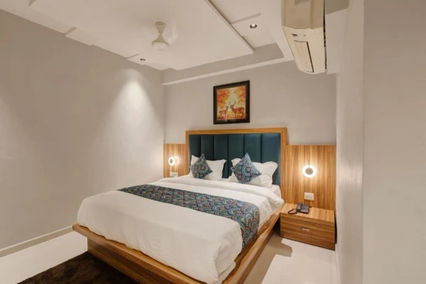 hotel in vaishnodevi circle, ahmedabad for couples - hotel sparsh town