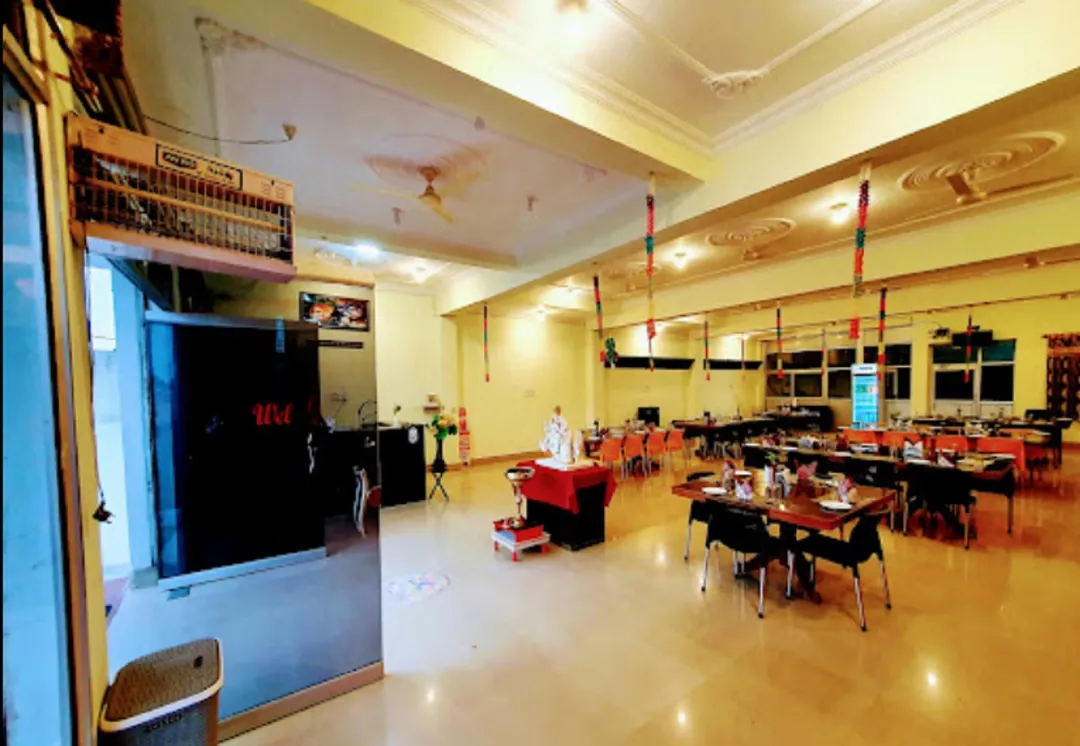 hotel stay in hotel sudama palace ahmedabad
