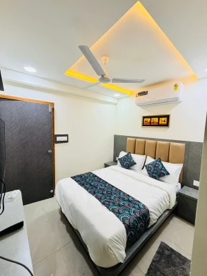 family hotel with pool in janta nagar, ahmedabad - hotel sunicon