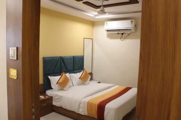 4 star hotels in hotel sunrise view ahmedabad