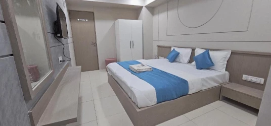 luxury hotels in hotel the shivay ahmedabad