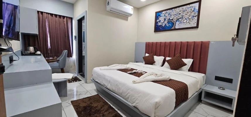 jacuzzi hotel in sanand, ahmedabad - hotel velvet vista