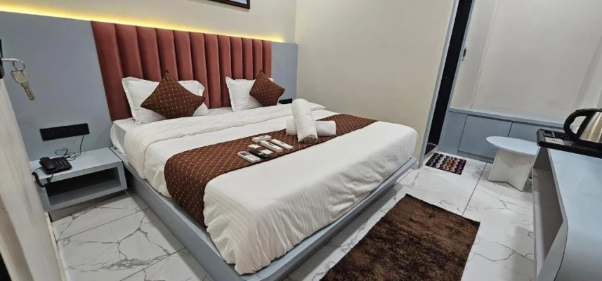 best hotels for unmarried couples in hotel velvet vista ahmedabad