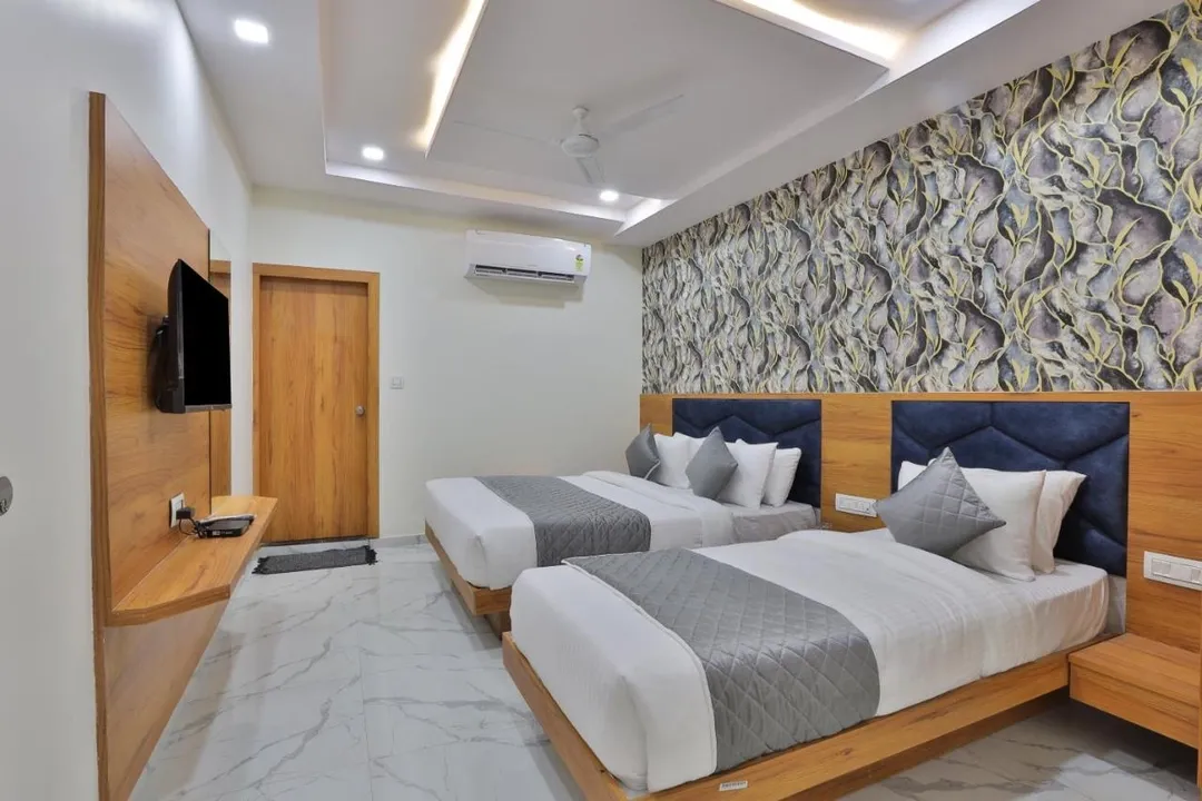 couple friendly hotels in hotel viva inn ahmedabad