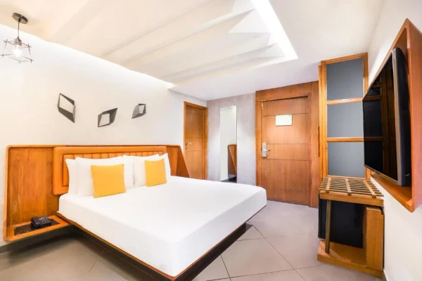 hotel with free parking in ashram road, ahmedabad - keys select by lemon tree hotels gandhi ashram ahmedabad