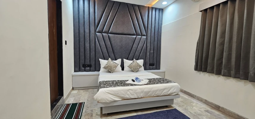 hotel with meeting room in krishna nagar, ahmedabad - ram villa