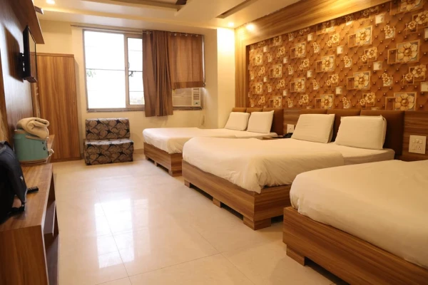 hotel with bar in sundar vilas, ajmer - hotel moon star