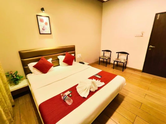 hotel with swimming pool in nagaon, alibag - fortune resort