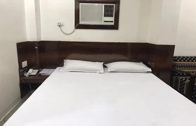hotels for few hours in hotel starcity allahabad