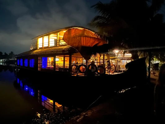 jacuzzi hotel in thathampally, alleppey - 7 bells