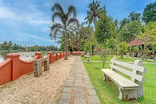 homestay near railway station in alleppey - alaya stays palm dale alleppey