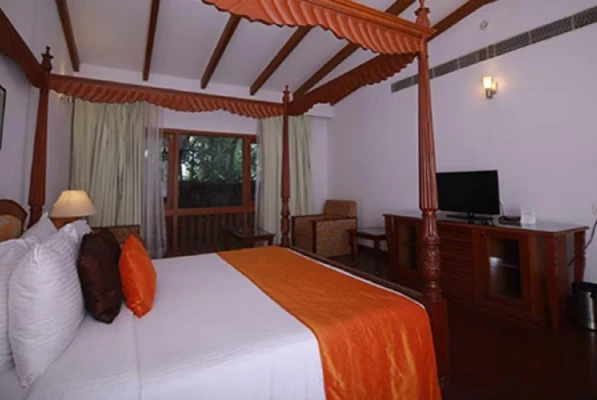 hotel with swimming pool in kayippuram, alleppey - lemon tree vembanad lake resort kerala