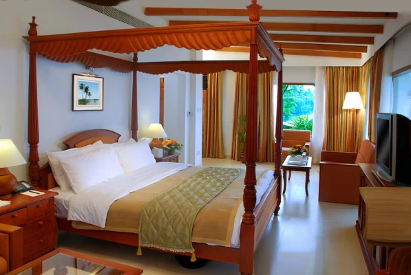 budget hotel in kayippuram, alleppey - lemon tree vembanad lake resort kerala