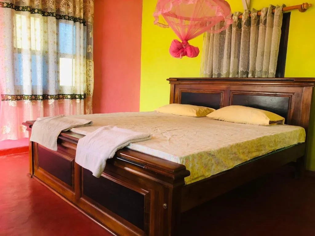 homestay in vellakkinar, alleppey with private pool - riverside homestay