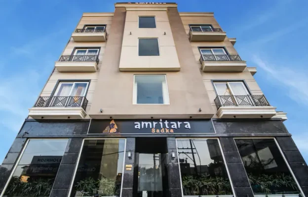 Hotel with bar in hall gate, amritsar - amritara sadka