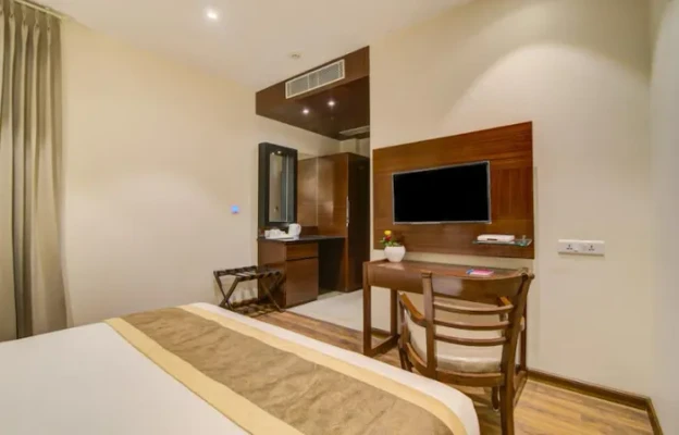 Hotel in hall gate, amritsar for family - amritara sadka