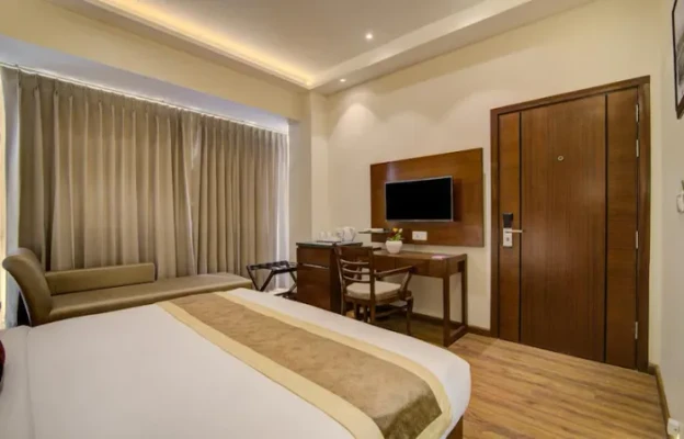 Hotel with swimming pool in hall gate, amritsar - amritara sadka