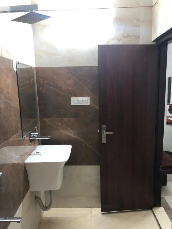 hotels for unmarried couples in hotel bharat residency amritsar