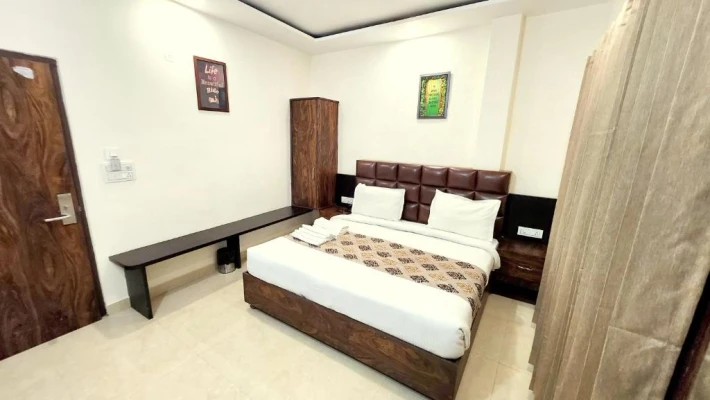 hotel with party hall in katra ahluwalia, amritsar - hotel krishan