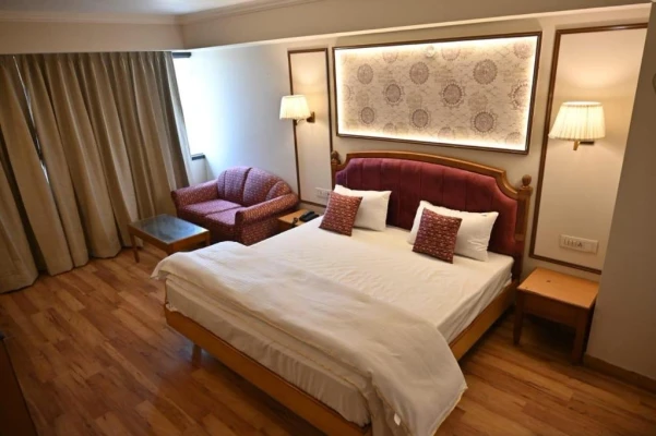 hotel with banquet hall in ranjit avenue, amritsar - hotel surya residency