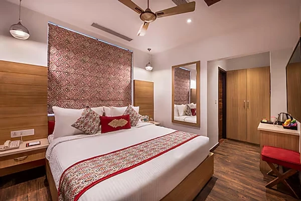 hotel with swimming pool in katra ahluwalia, amritsar - lords inn amritsar