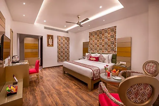 hotel with bar in katra ahluwalia, amritsar - lords inn amritsar