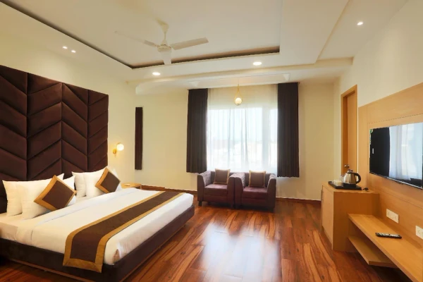 hotel with banquet hall in golden avenue, amritsar - regalia grand by delight stay
