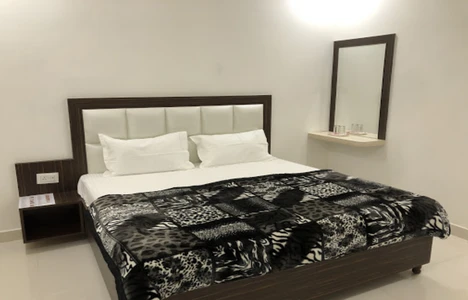 Homestay in golden temple, amritsar with Swimming Pool - shine star