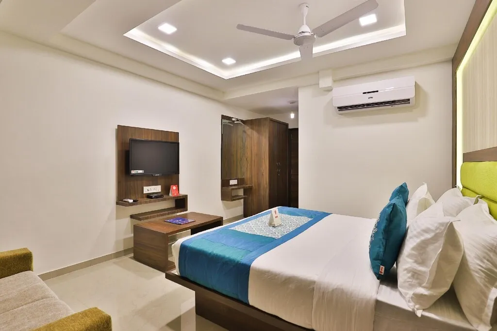 hotel with bar in v v nagar, anand - hotel royal inn