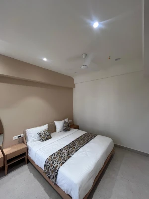 business travel hotels in hotel sunshine anand